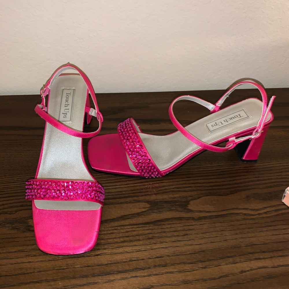 Fuchsia pink evening sandals